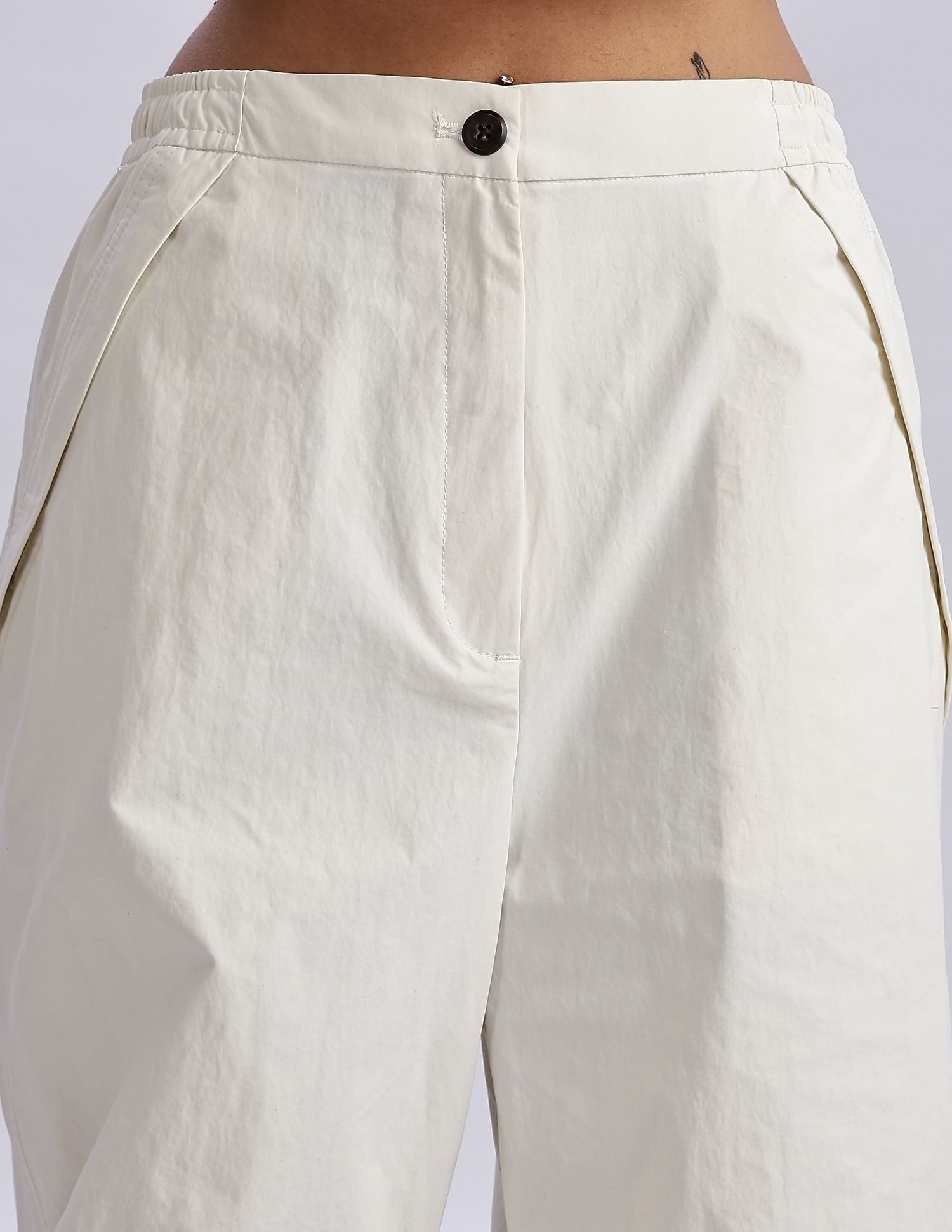 Calvin Klein Jeans Straight-Fit Solid Mid Rise Joggers