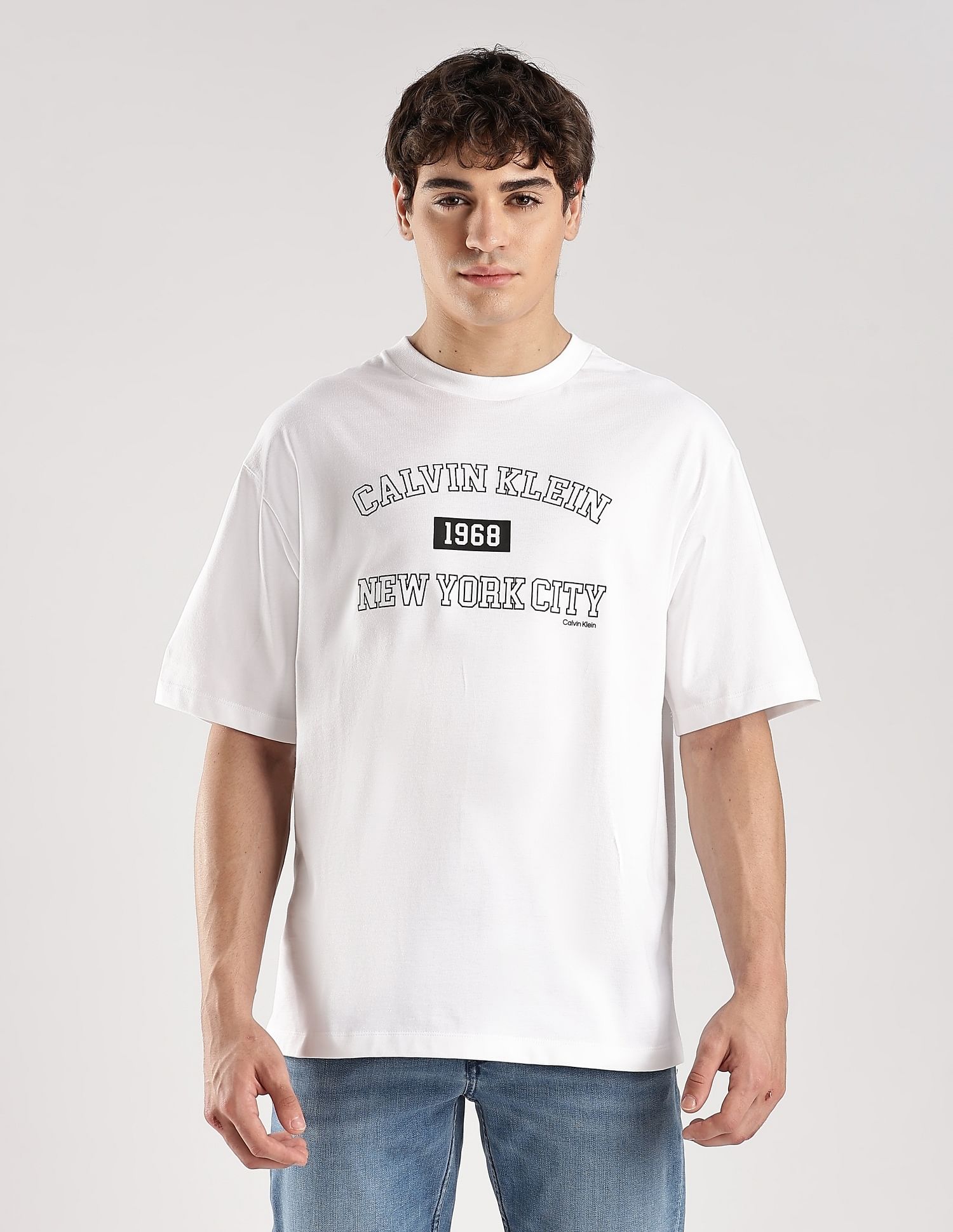 Calvin Klein Jeans Logo Relaxed-Fit Cotton T Shirt