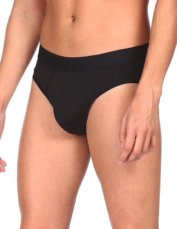 Calvin Klein Underwear Men Black Solid Elasticized Brand Waist Briefs