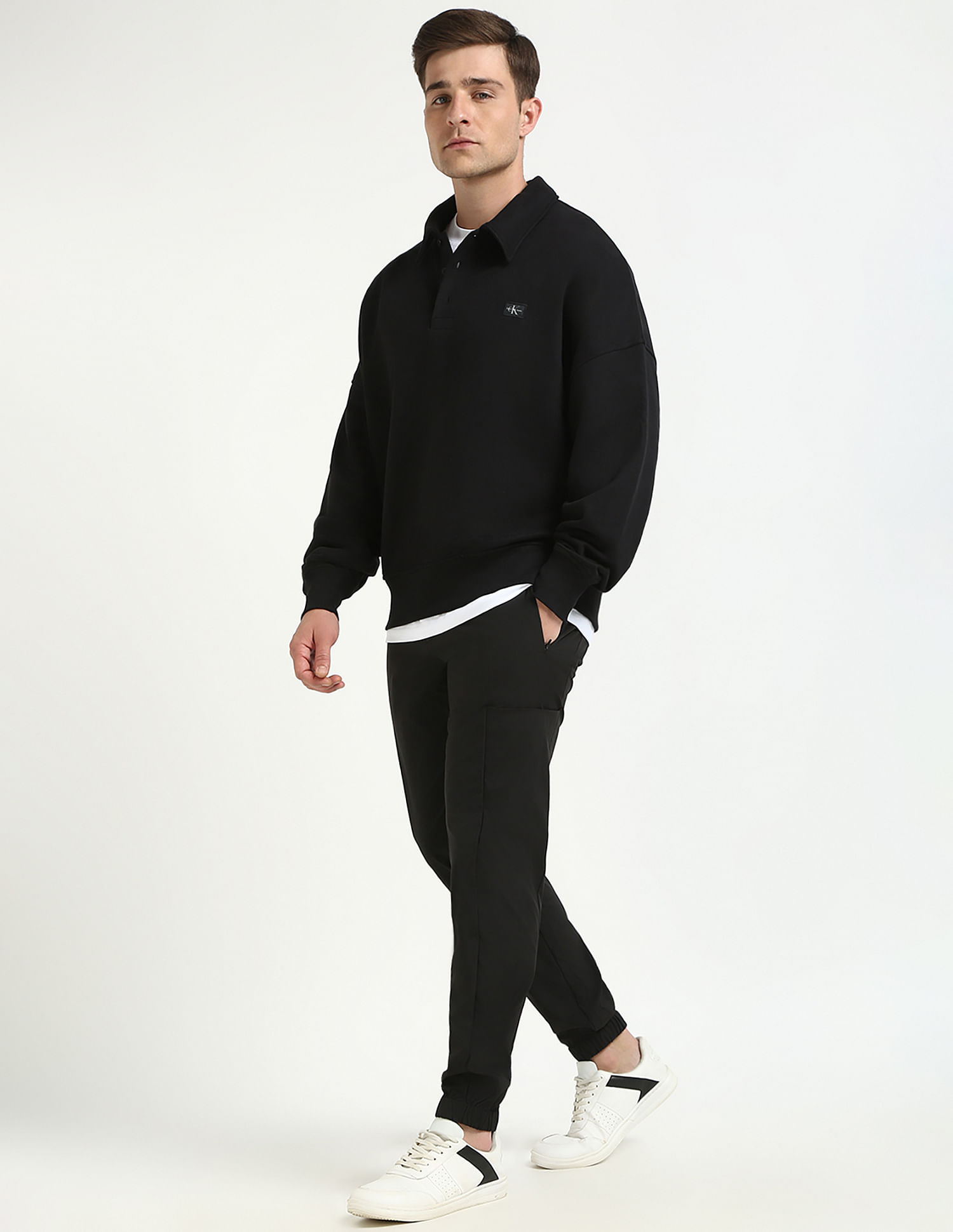 Calvin Klein Jeans Solid Relaxed-Fit Cotton Sweatshirt
