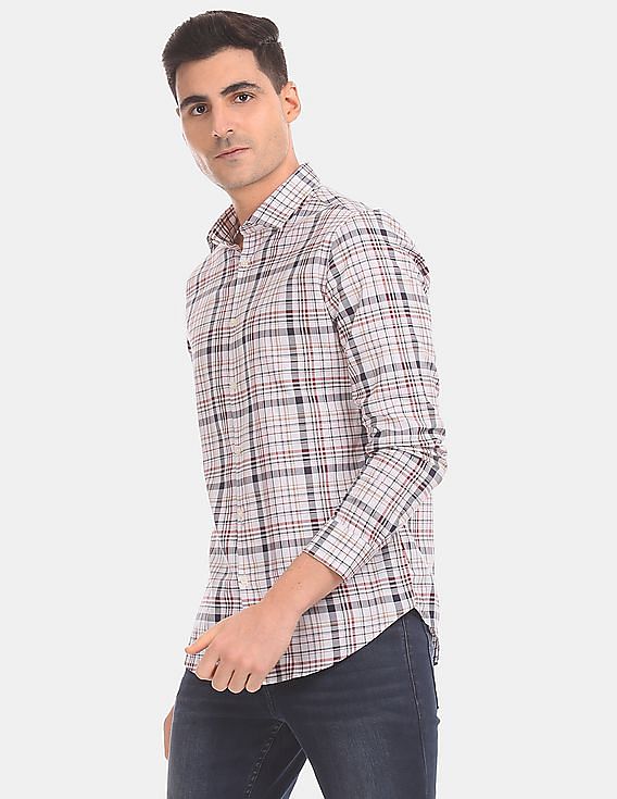 Calvin Klein Men White Slim Fit Check Casual Shirt