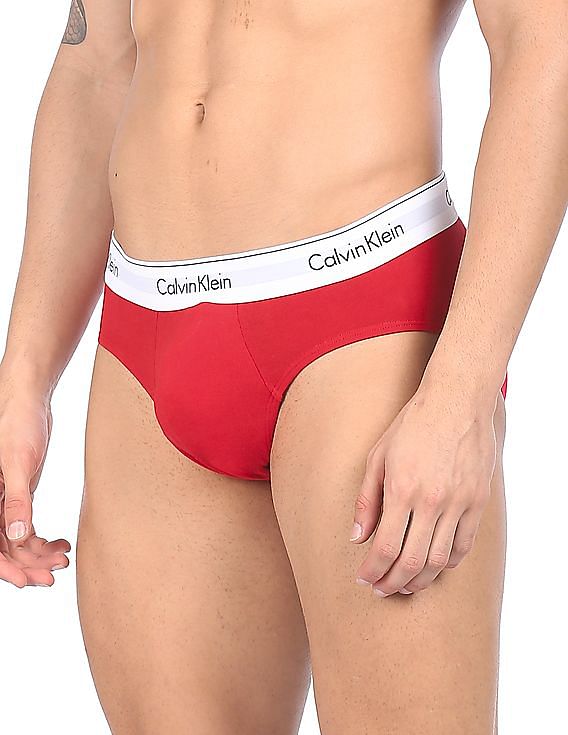 Buy Calvin Klein Underwear Men Red Elasticized Waistband Solid Hip Briefs -  NNNOW.com
