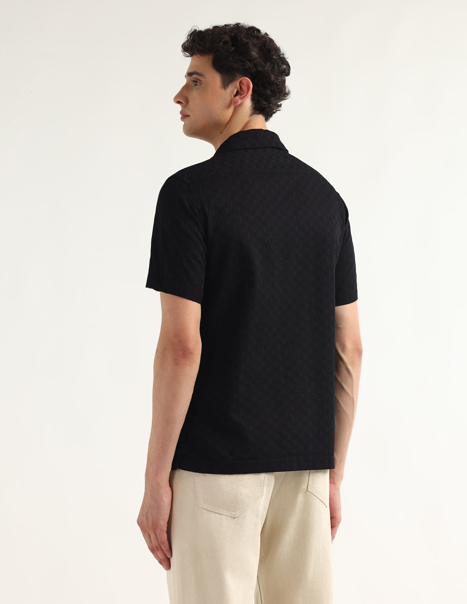 ろい Buy Arrow Textured Slim Fit Elixir Shirt - NNNOW.com