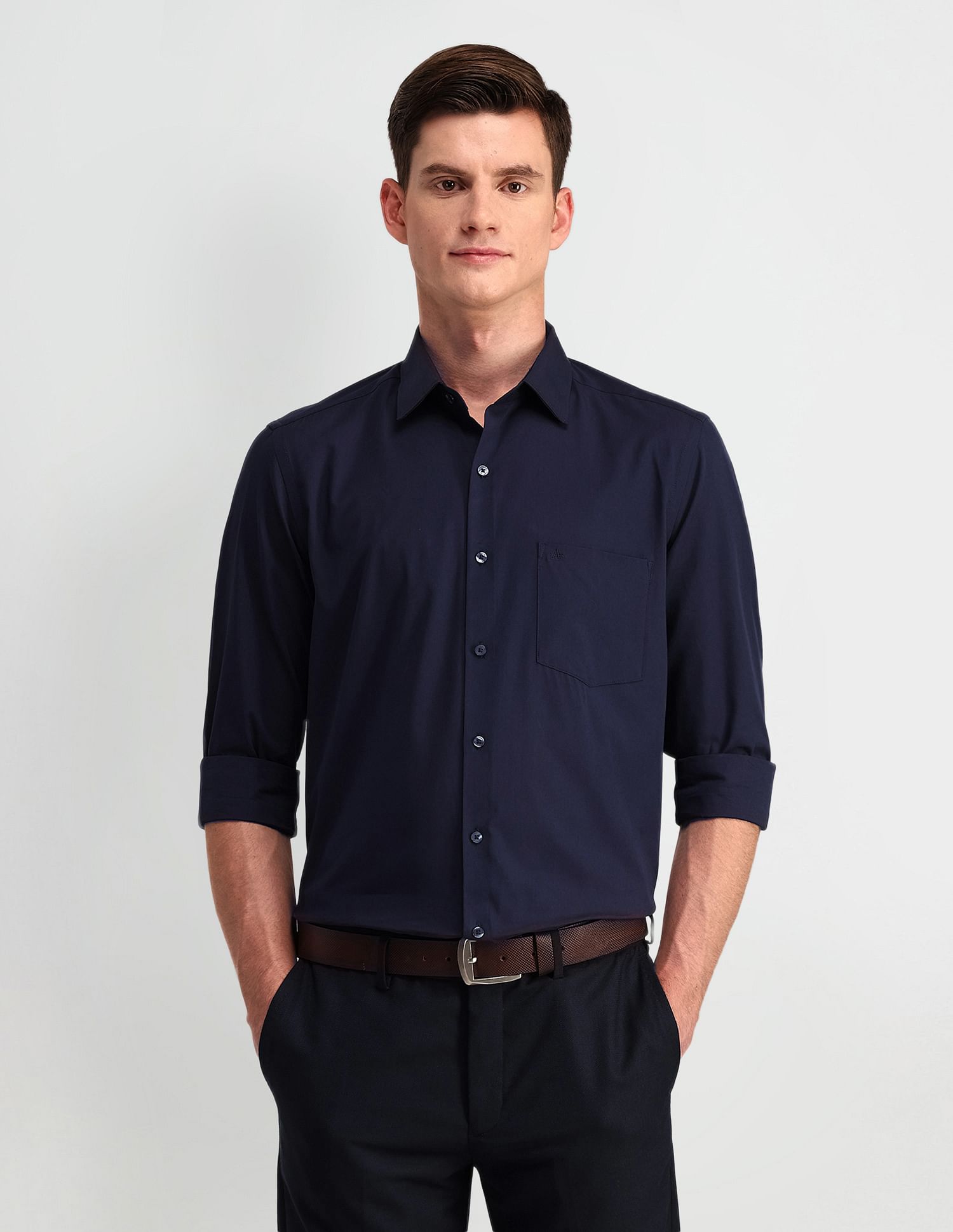 Arrow Manhattan Slim Fit Solid Shirt