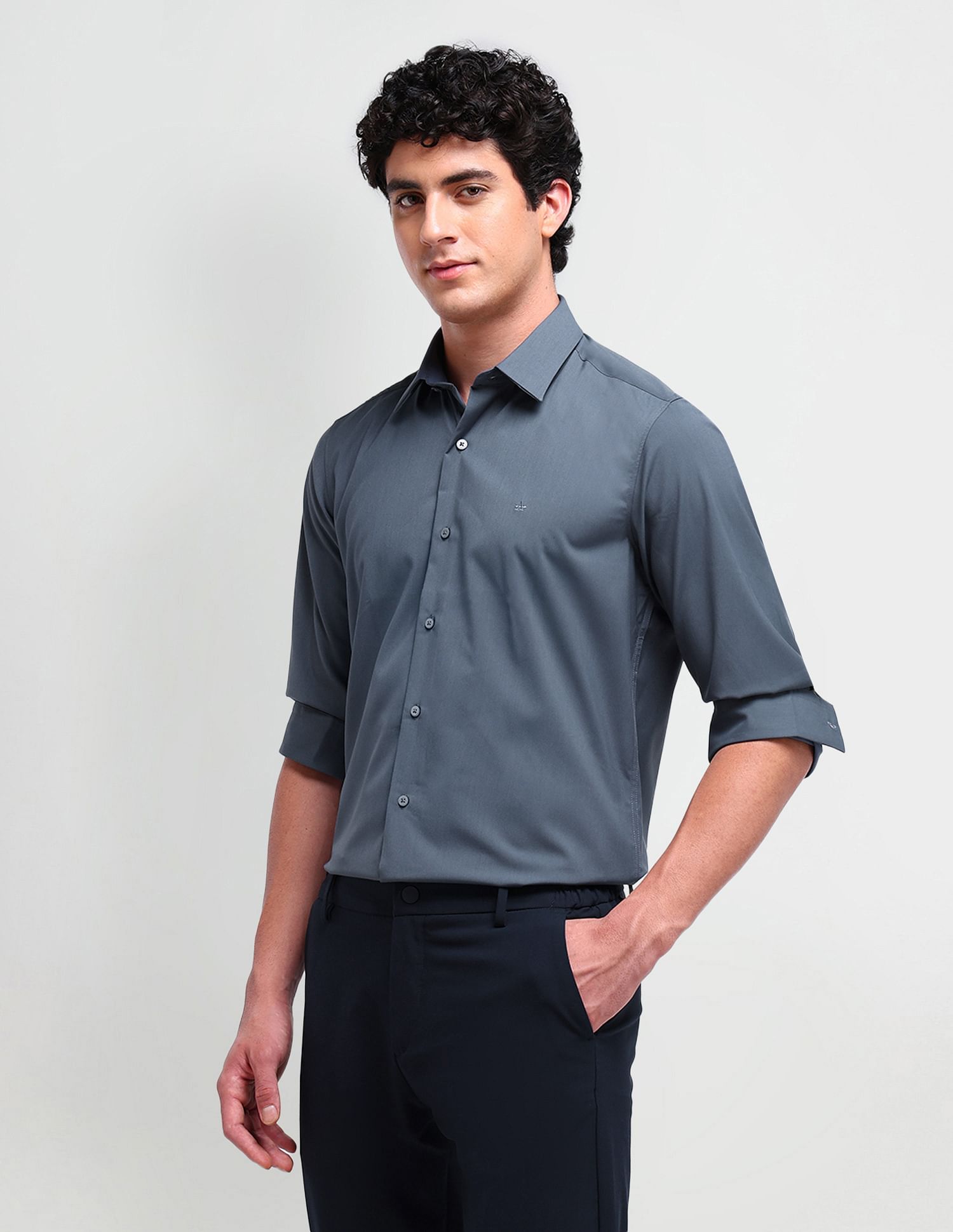 Arrow Newyork Manhattan Slim Solid Shirt