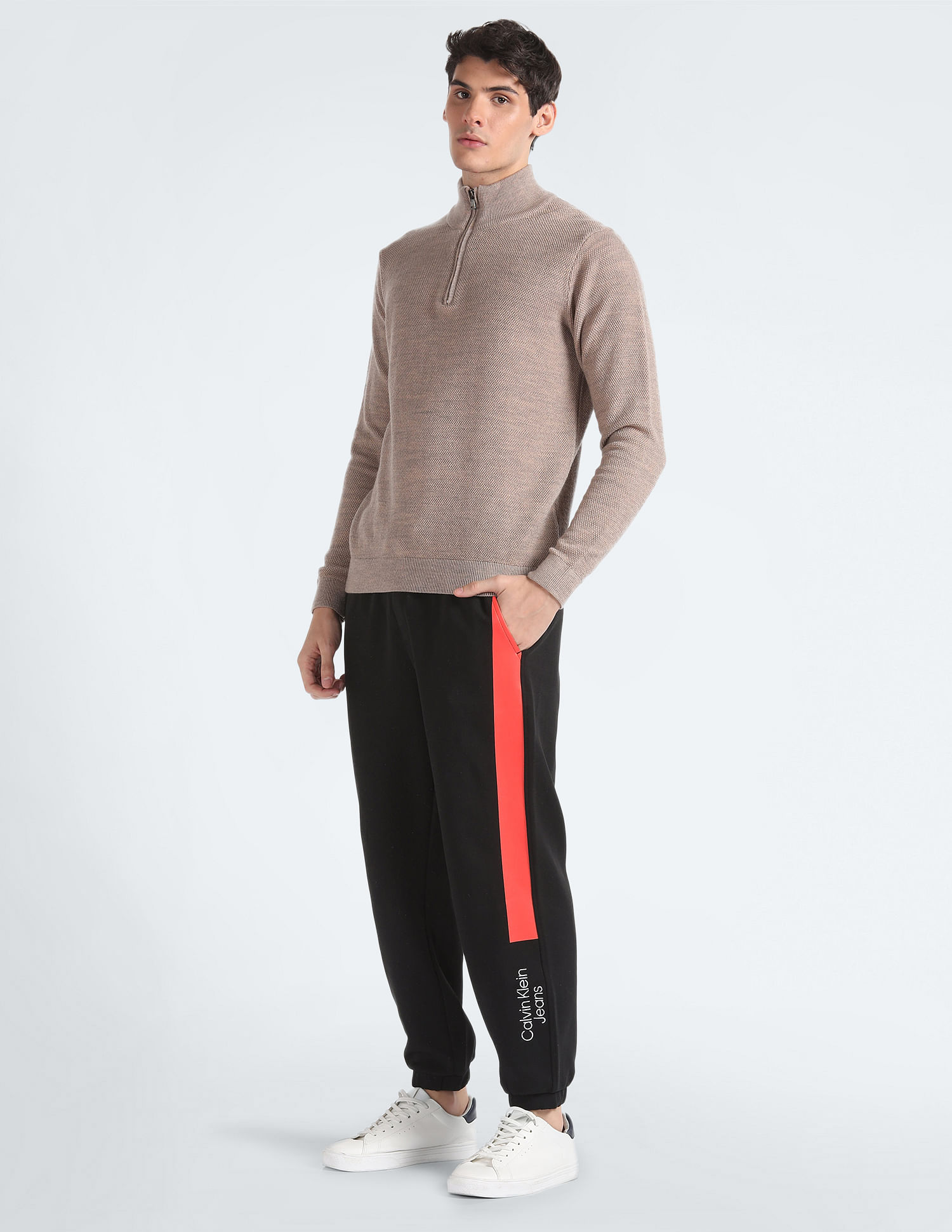 Buy Calvin Klein Mid Rise Solid Joggers - NNNOW.com