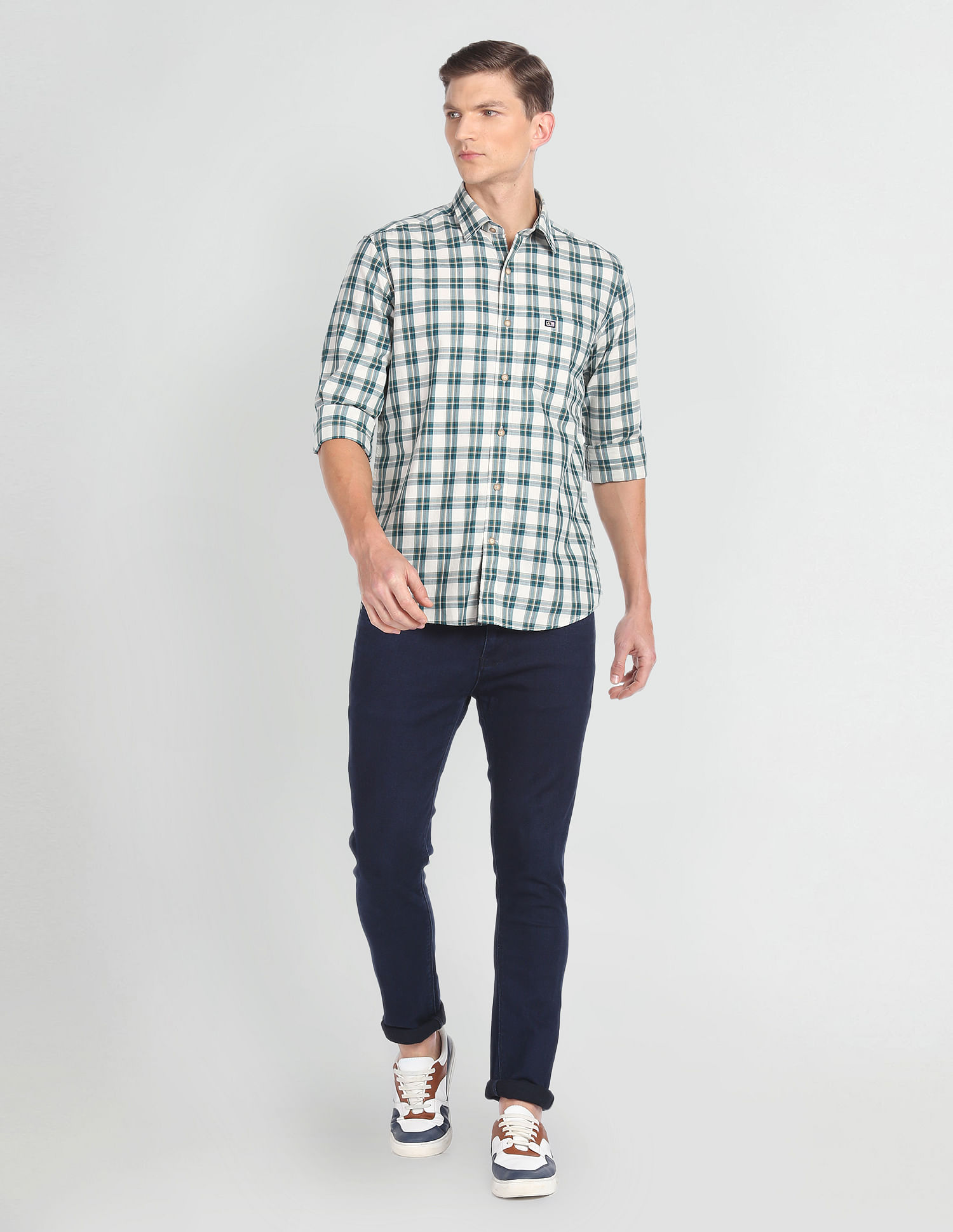 Arrow Sports Plaid Twill Slim Casual Shirt