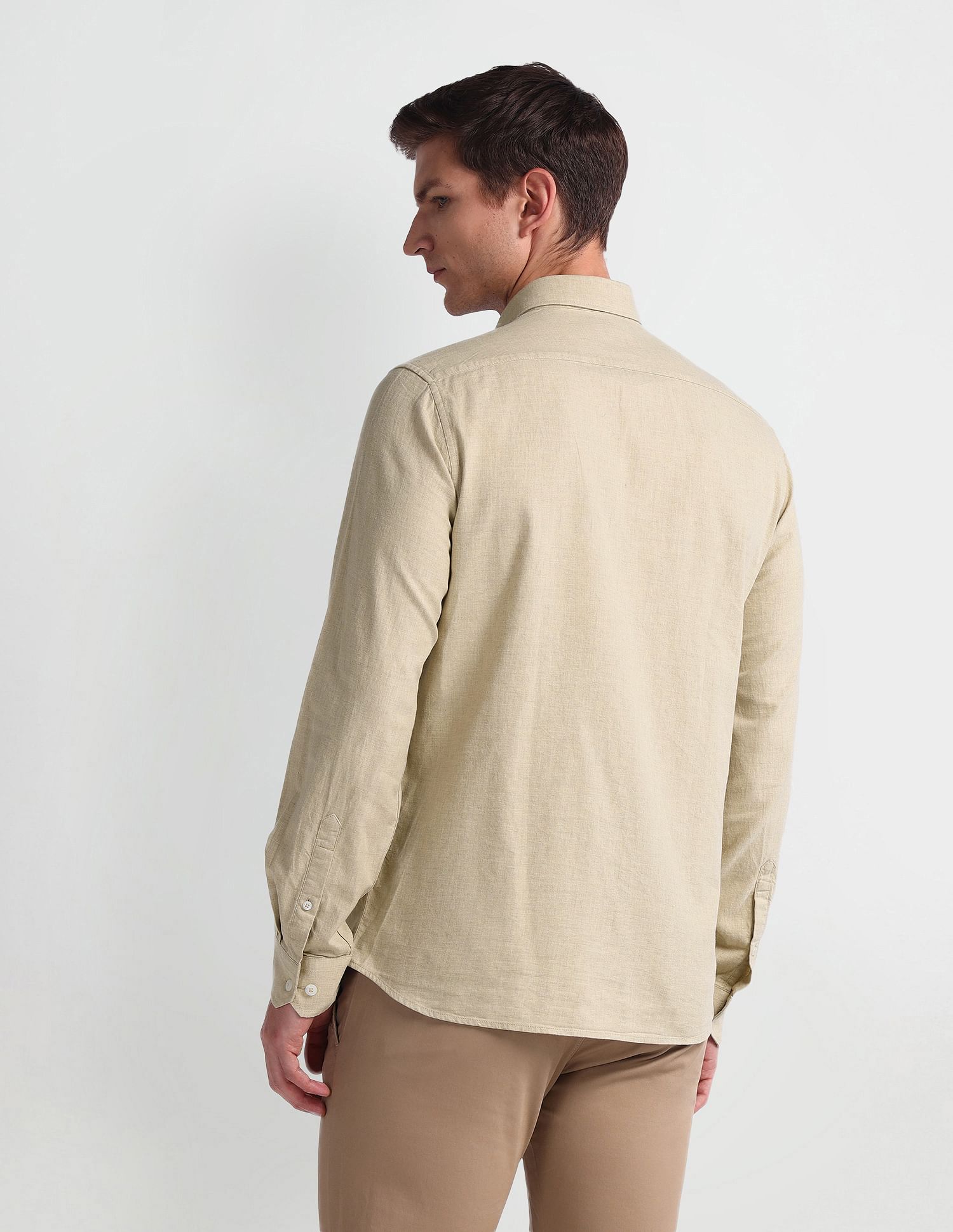 Arrow Sport Heathered Manhattan Slim Shirt