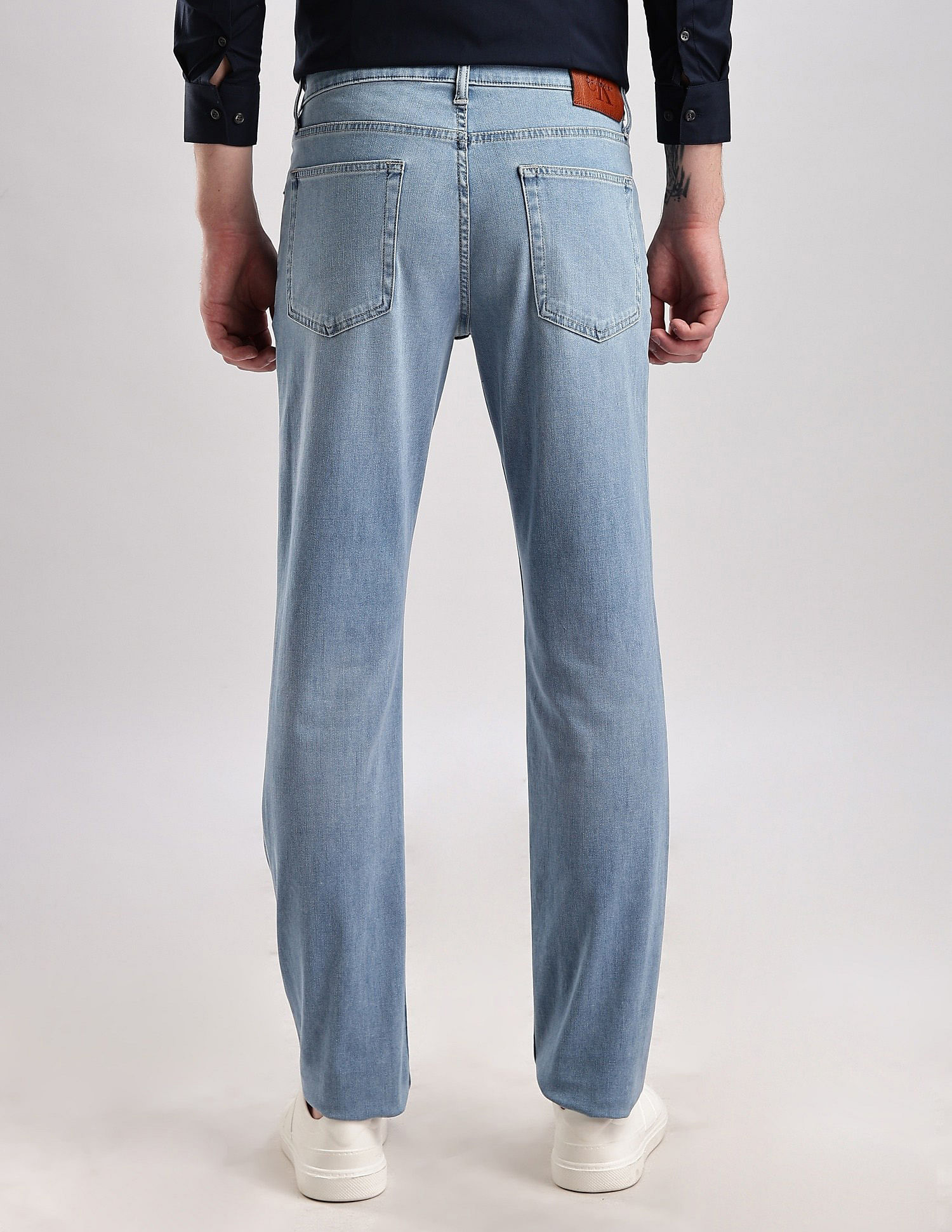 Calvin Klein Jeans Light Washed Slim Fit Mid Rise Jeans