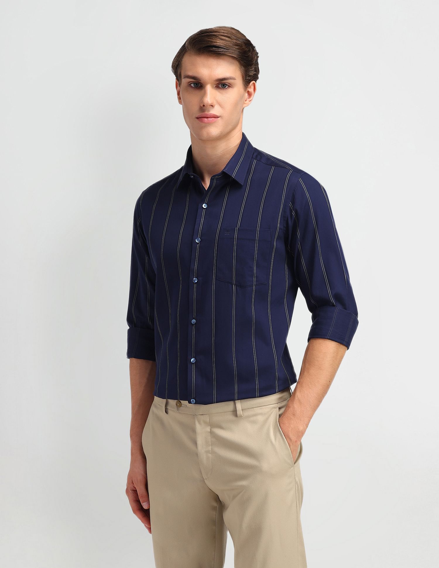 Arrow Manhattan Slim Fit Vertical Striped Shirt