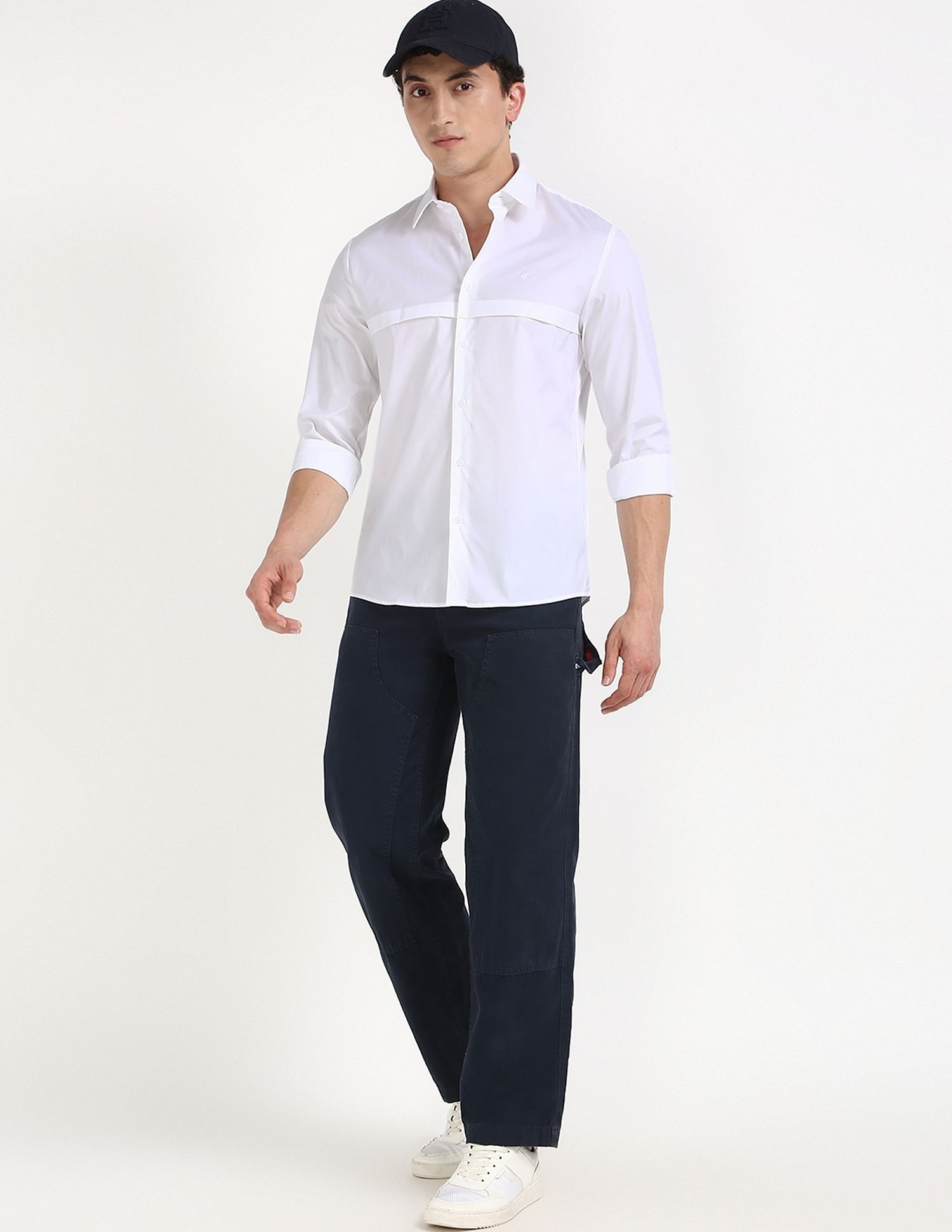 Calvin Klein Jeans Solid Regular-Fit Oxford Woven Shirt