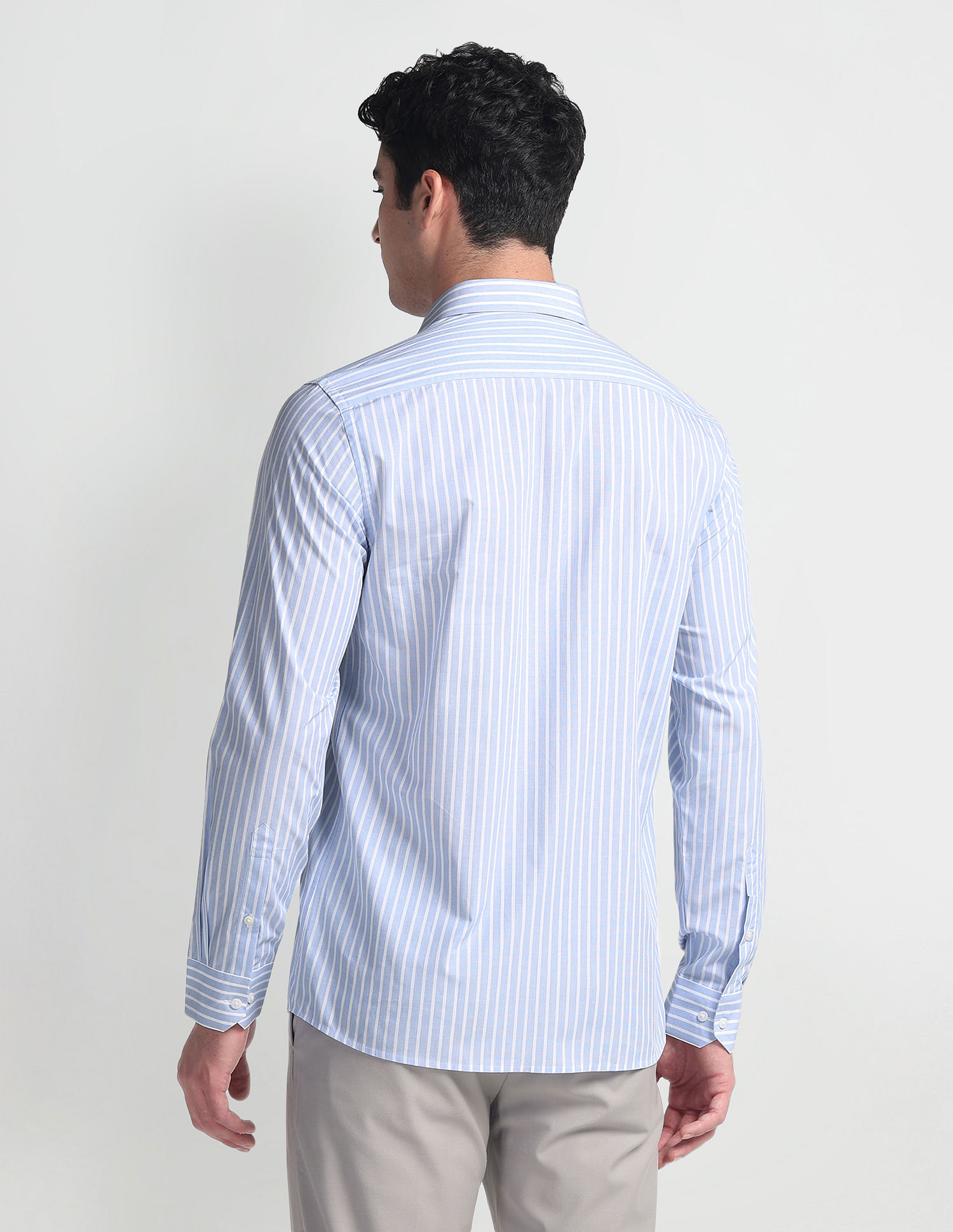 Arrow Vertical Stripe Manhattan Slim Shirt