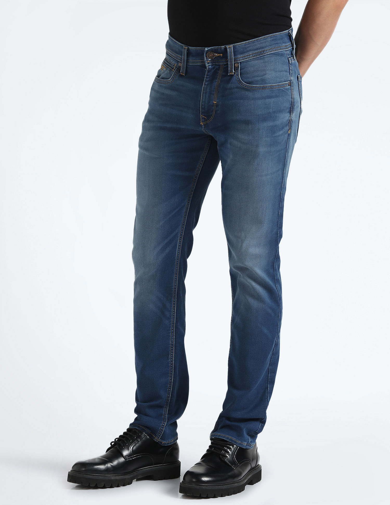 Flying Machine Mid Rise Freddie Slim Straight Jeans