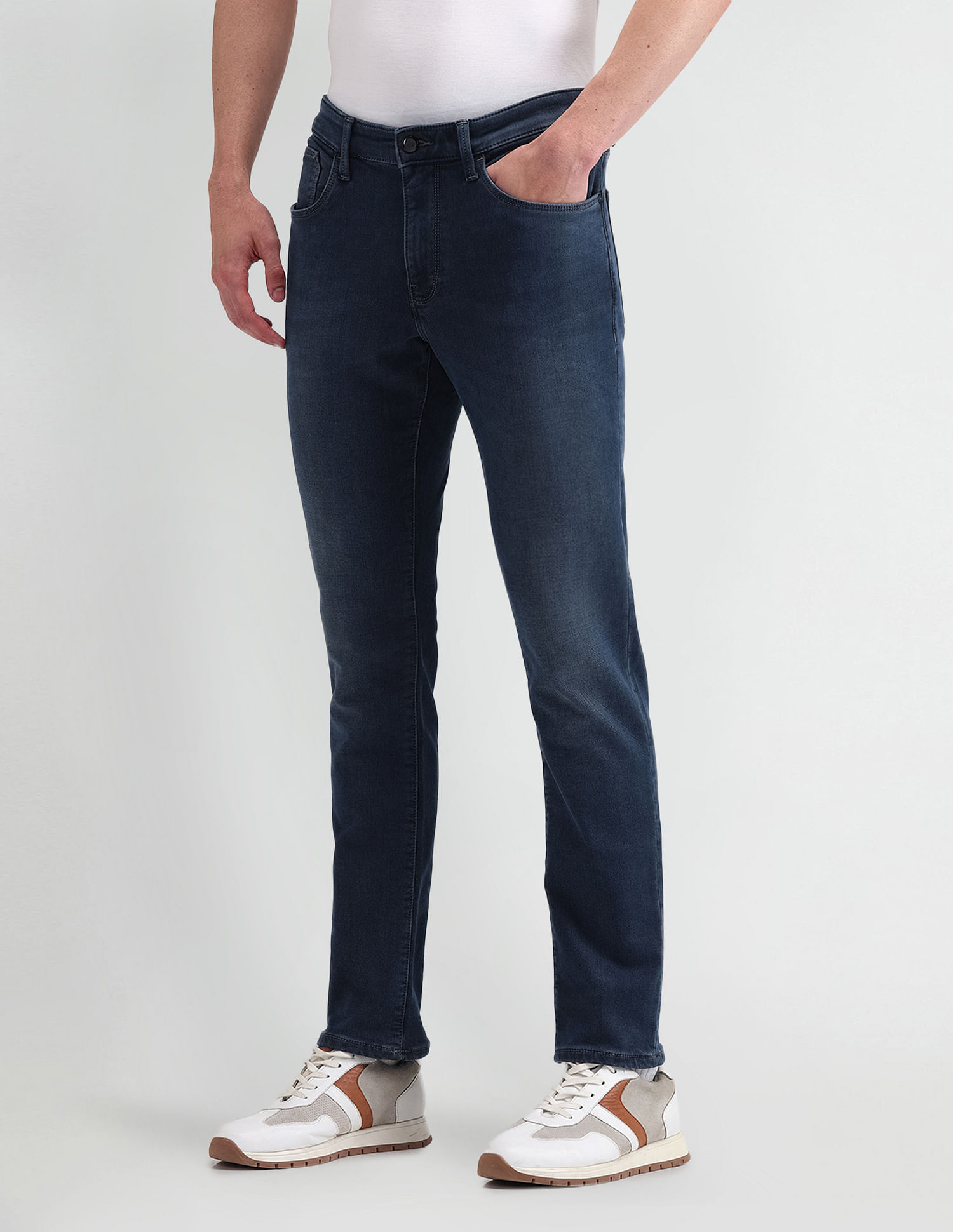 Arrow Sport Jameson Slim Fit Washed Jeans