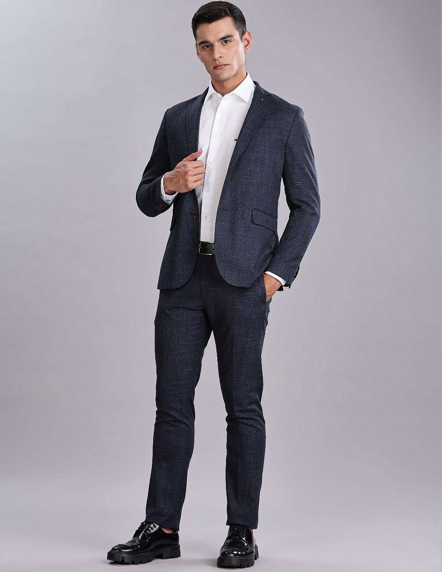 Tommy Hilfiger Solid Regular-Fit Polyester Single Breasted Blazer