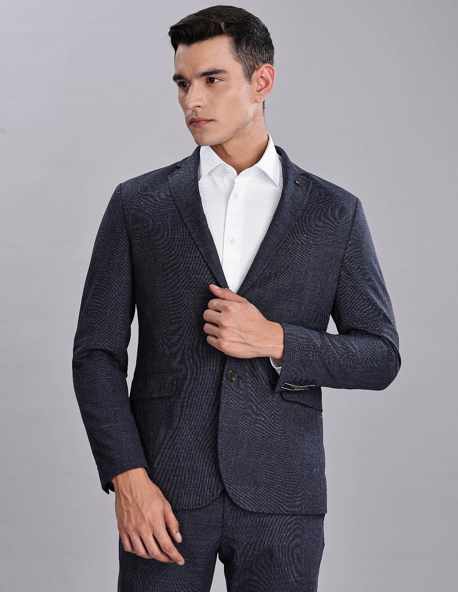 Tommy Hilfiger Solid Regular-Fit Polyester Single Breasted Blazer