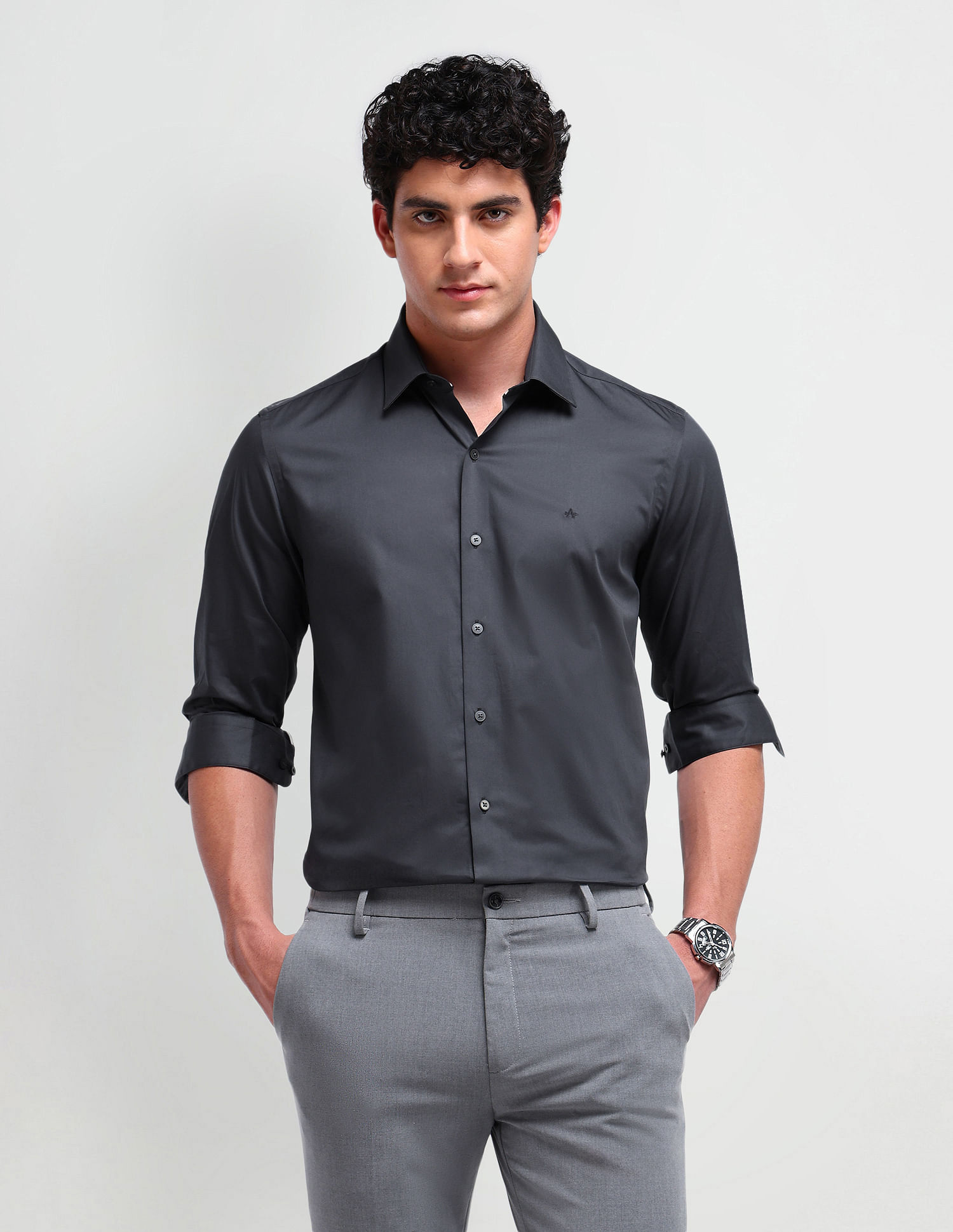 Arrow Newyork Manhattan Slim Fit Solid Shirt