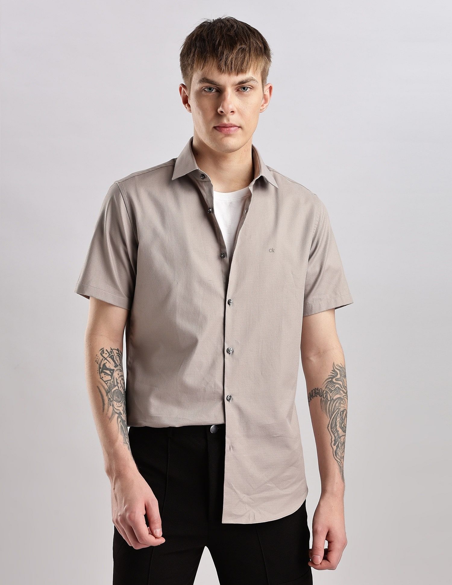 Calvin Klein Jeans Solid Slim Fit Dobby Woven Shirt