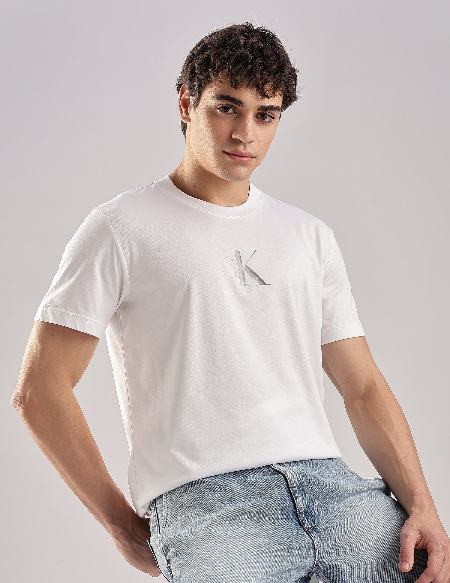 Calvin Klein Jeans Logo Regular-Fit Cotton T Shirt
