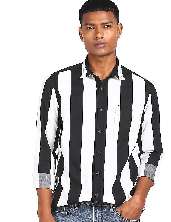 Buy Flying Machine Men Black And White Striped Casual Shirt - NNNOW.com