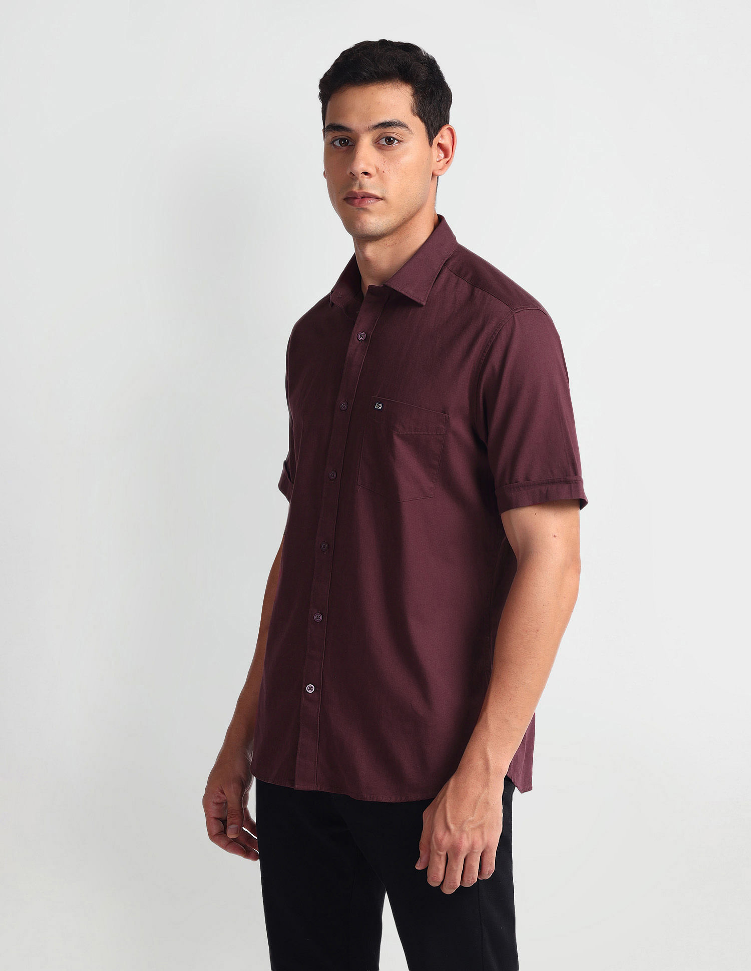 Arrow Sports Cutaway Collar Solid Shirt