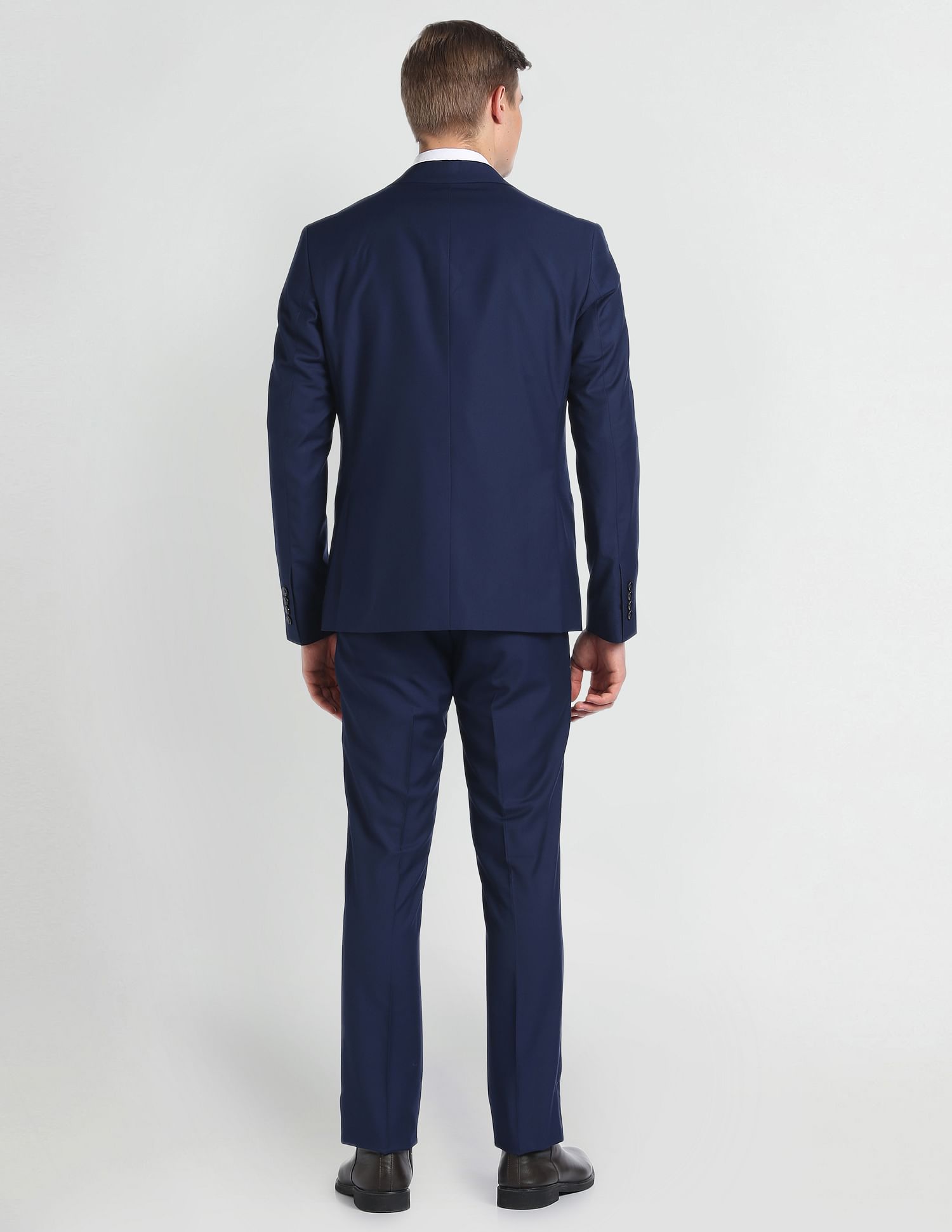 Arrow Tailored Fit Single Breasted Three Piece Suit