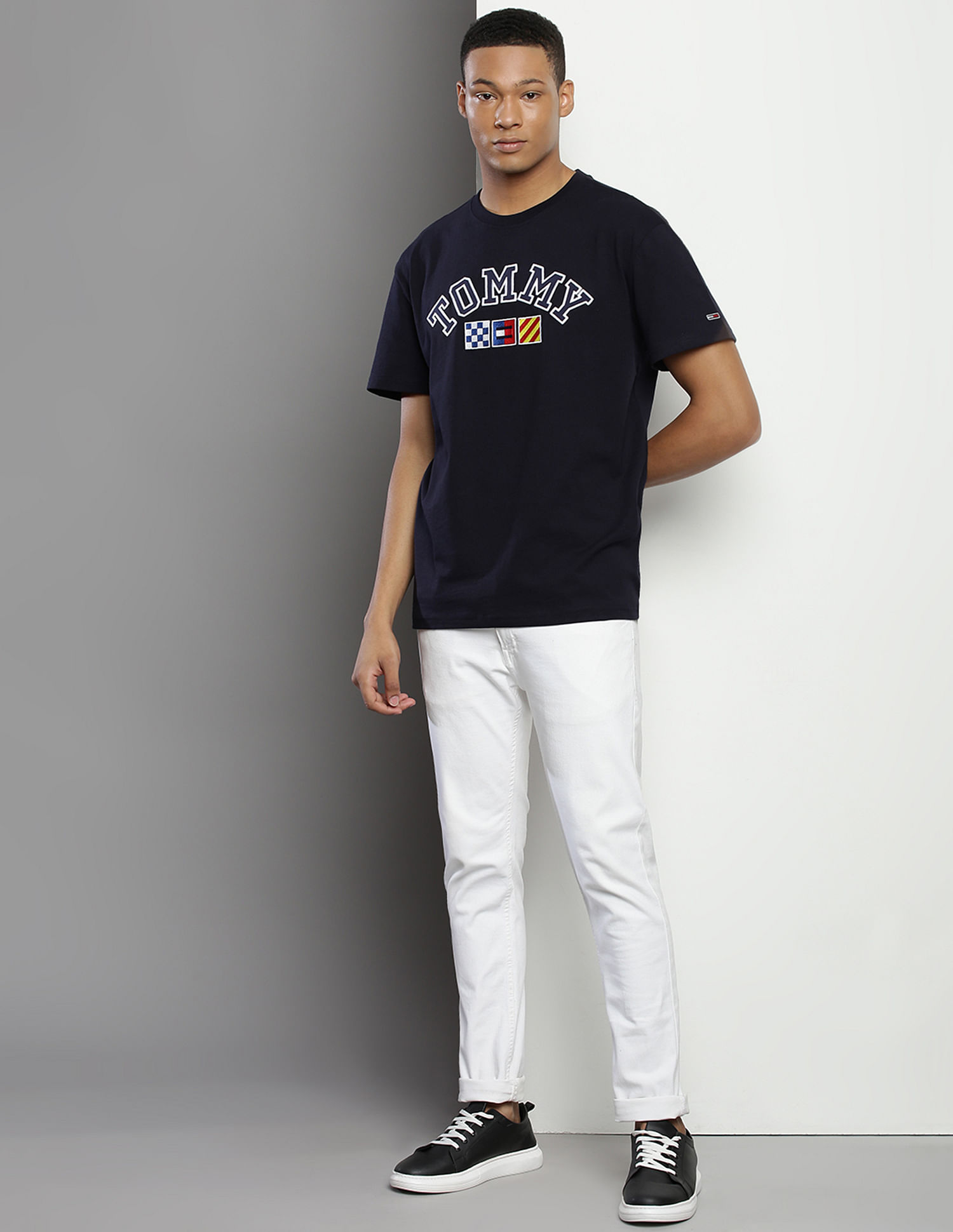 Tommy Hilfiger Transitional Cotton Relaxed Fit T-Shirt