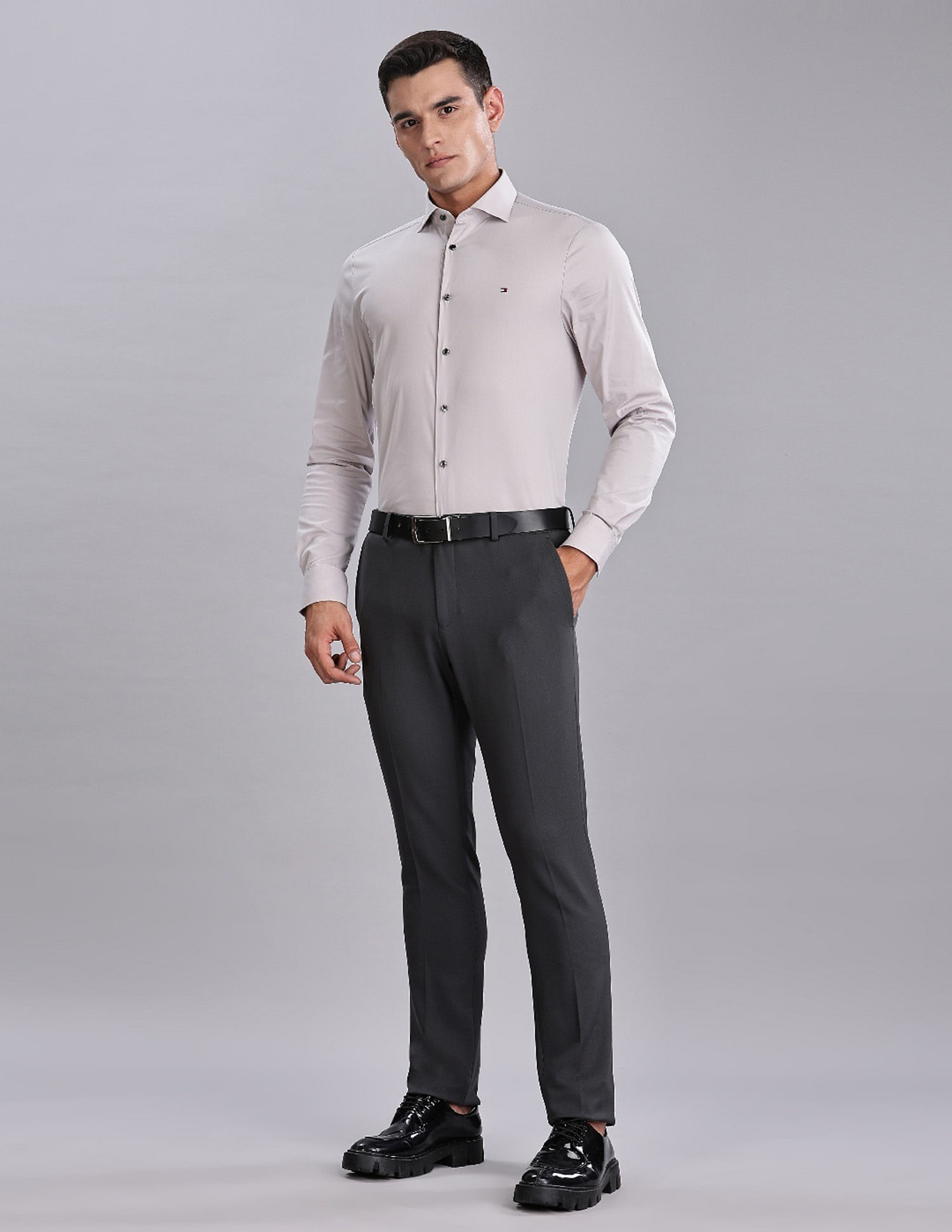 Tommy Hilfiger Regular-Fit Solid Mid Rise Trousers