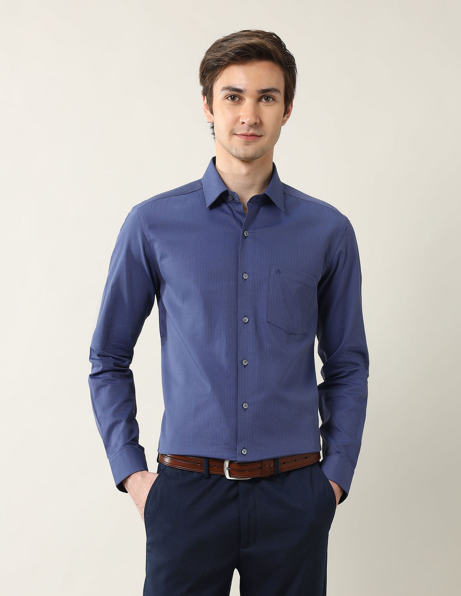 Arrow Textured Manhattan Slim Fit Ceremonial Shirt