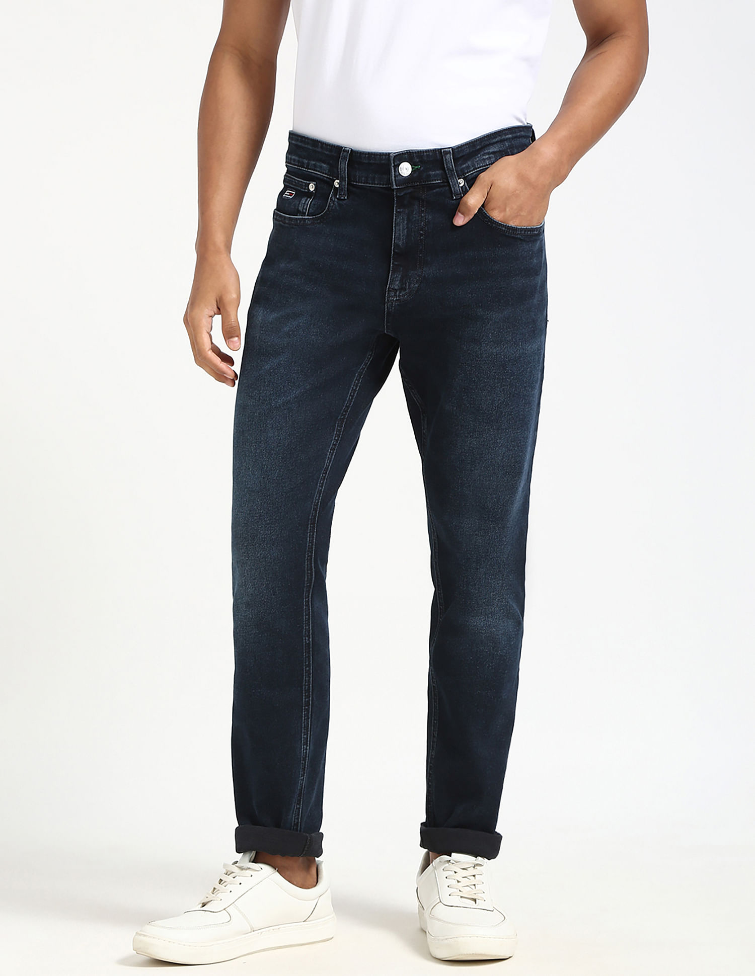 Tommy Hilfiger Light-Wash Relaxed-Fit Mid-Rise Jeans