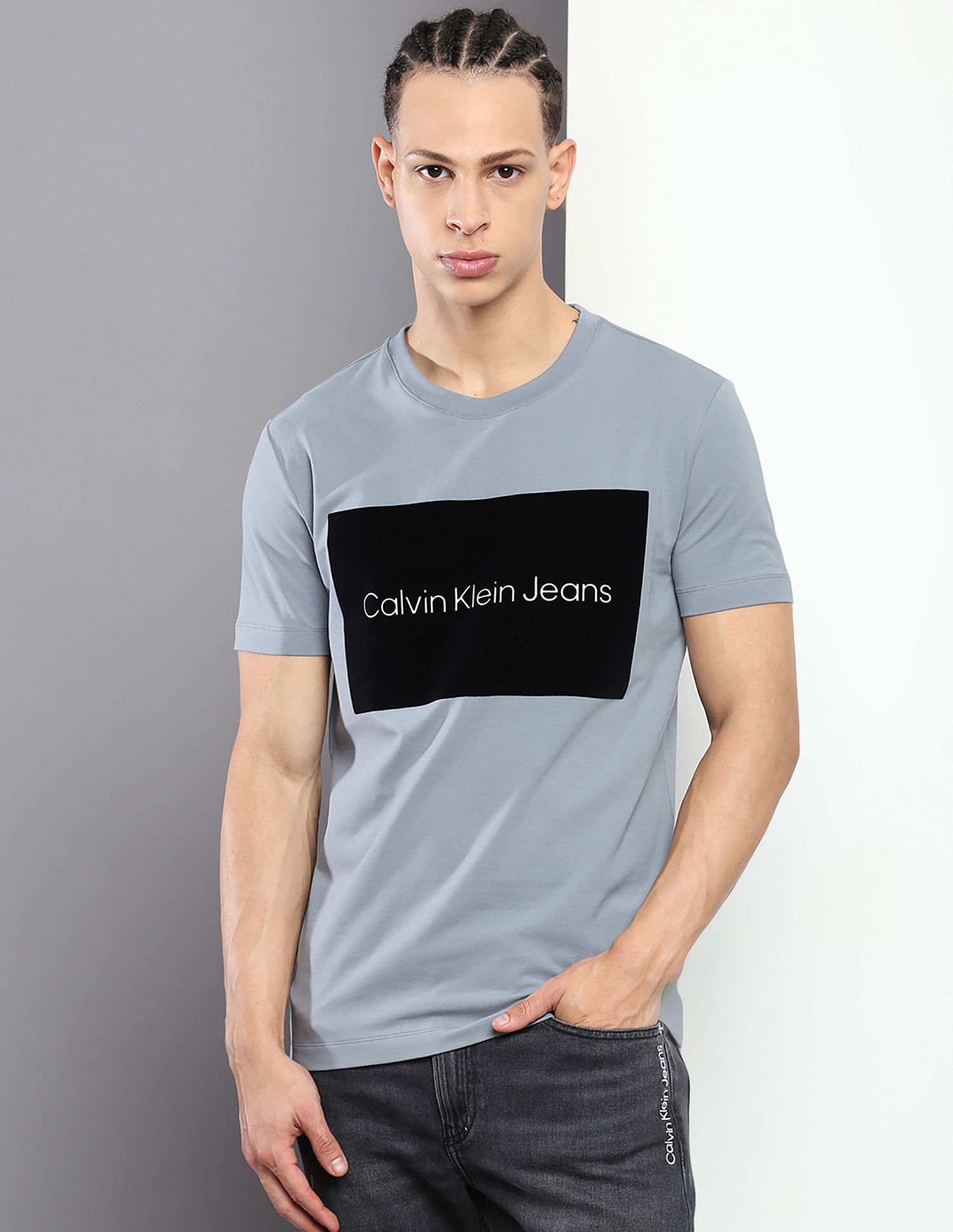 CALVIN KLEIN Institutional Logo Men's Slim T-Shirt - White