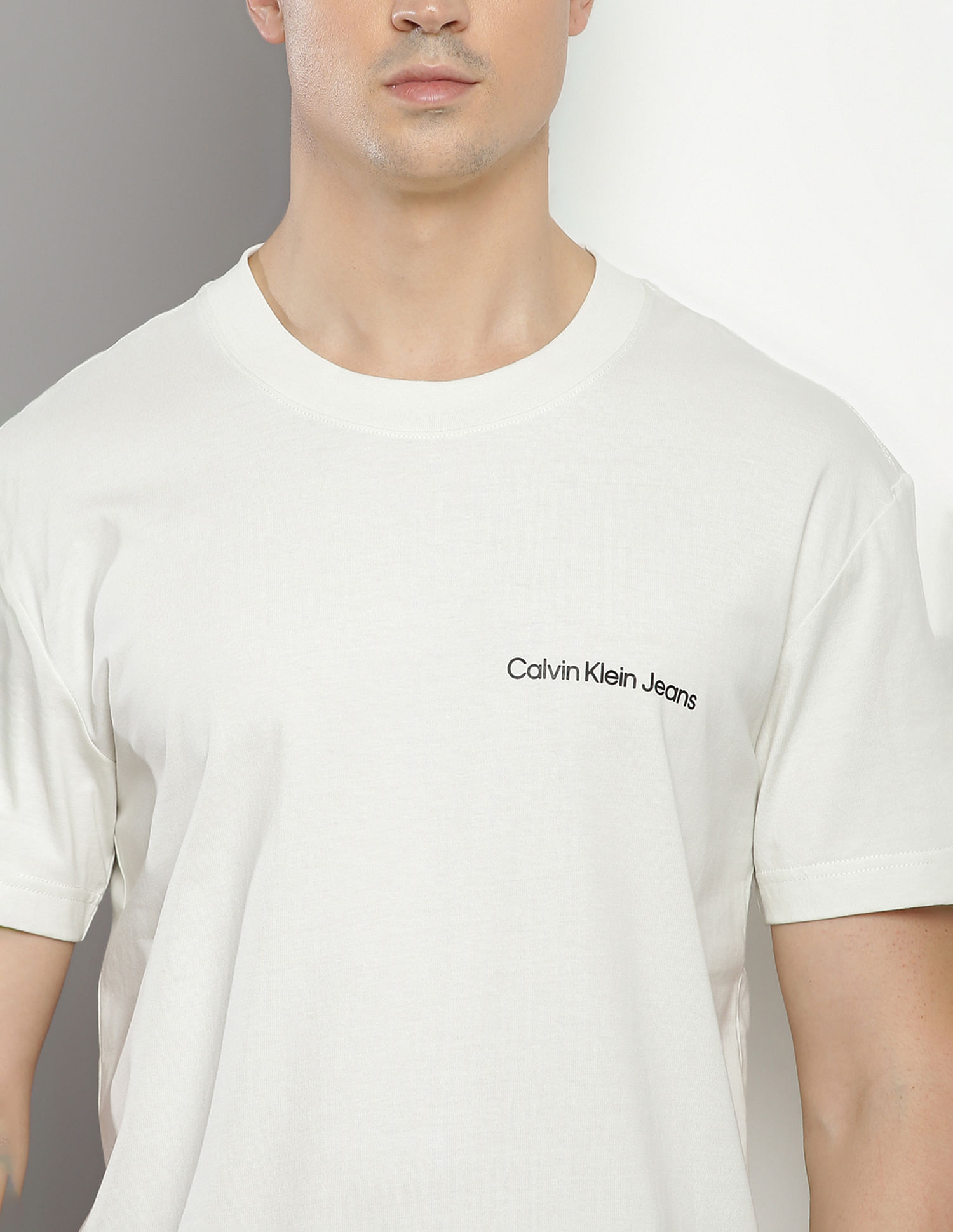 Buy Calvin Klein Jeans Solid Institutional Logo T-Shirt