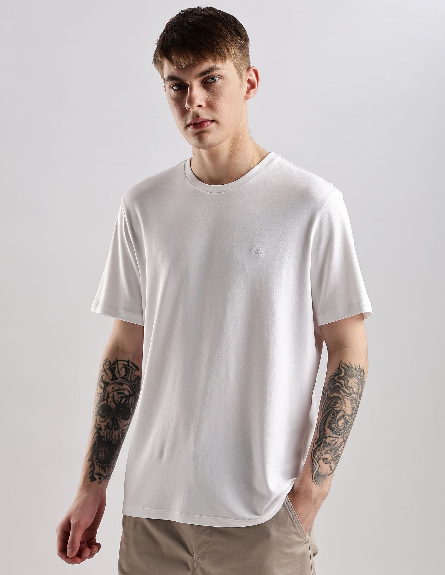 Calvin Klein Jeans Mens White Solid T-Shirts