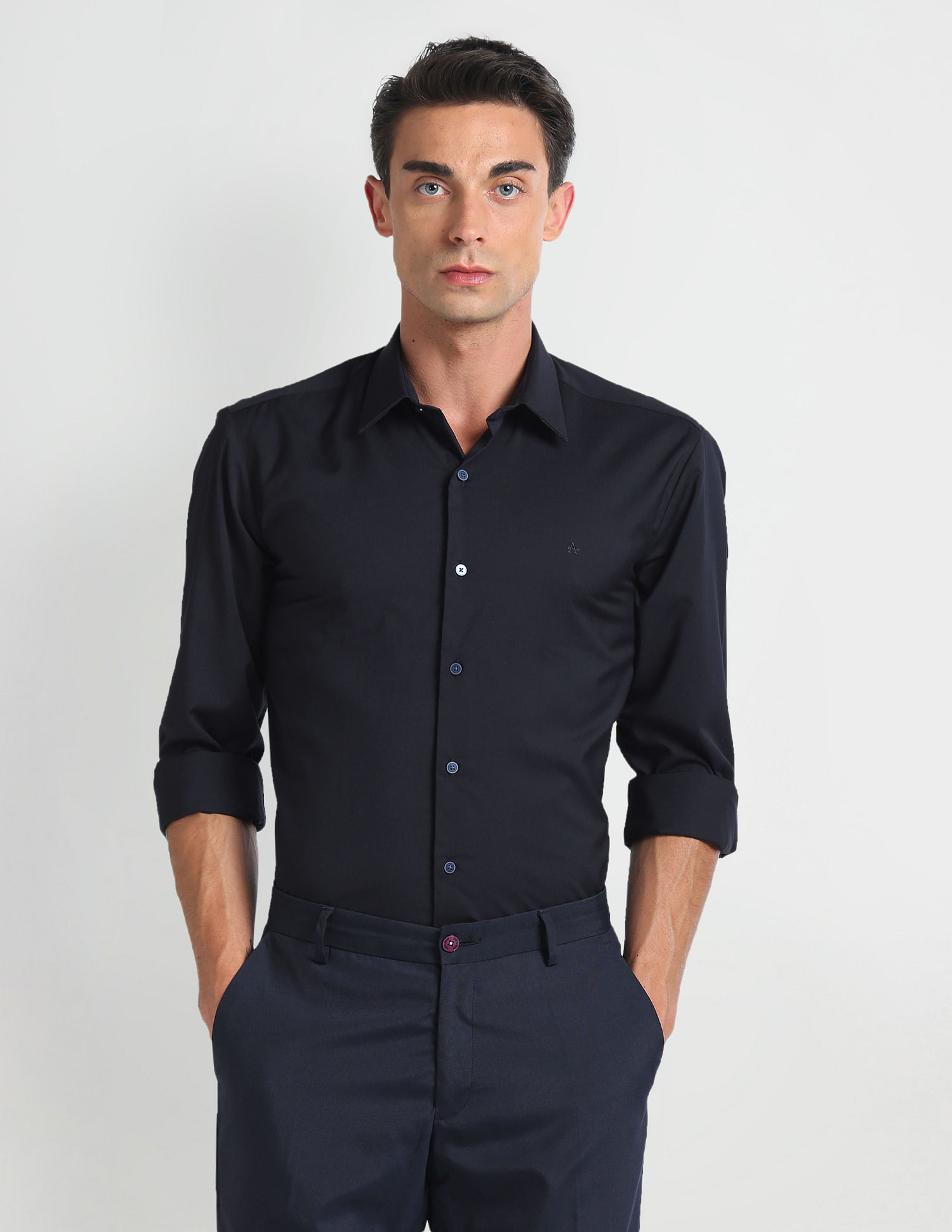 Arrow Newyork Manhattan Slim Fit Solid Shirt