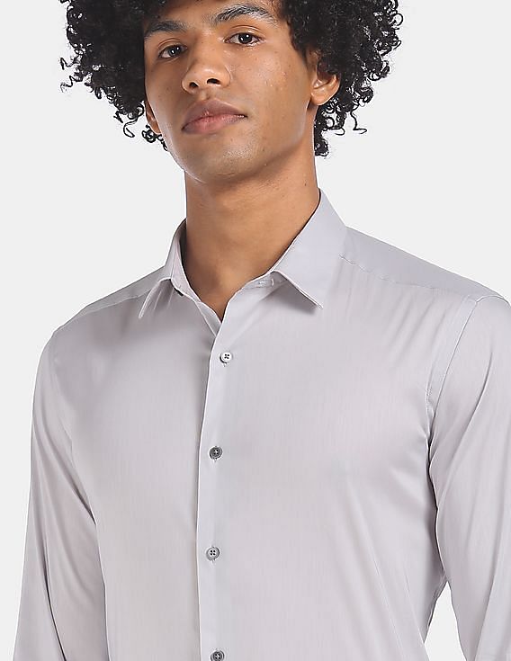 Arrow Newyork Spread Collar Slim Fit Solid Shirt