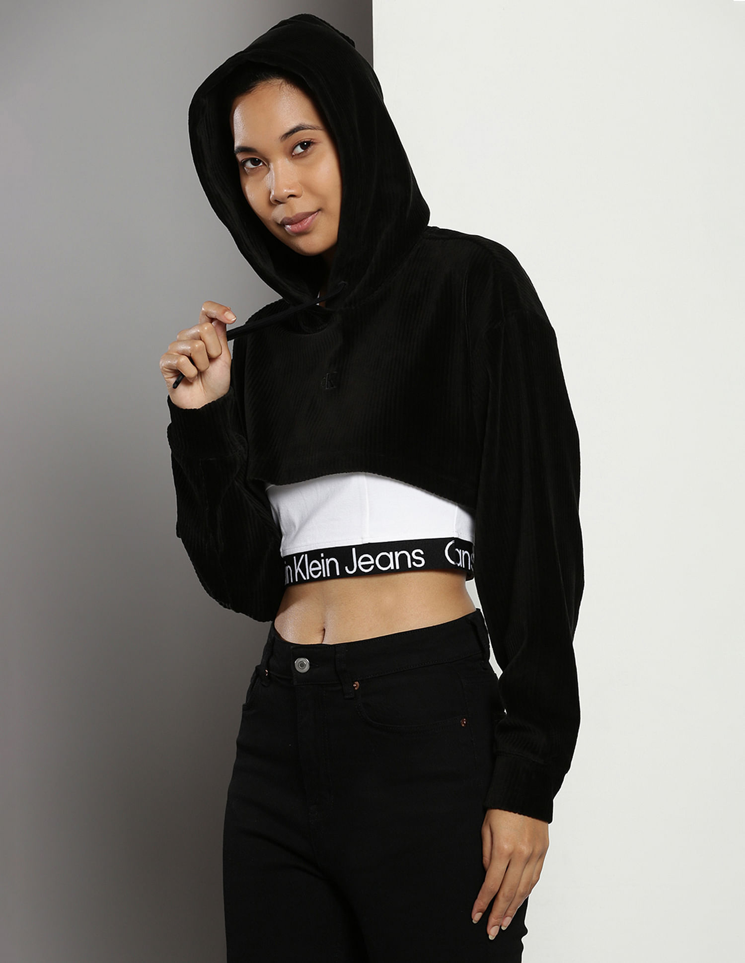 Black crop sweatshirt fashion