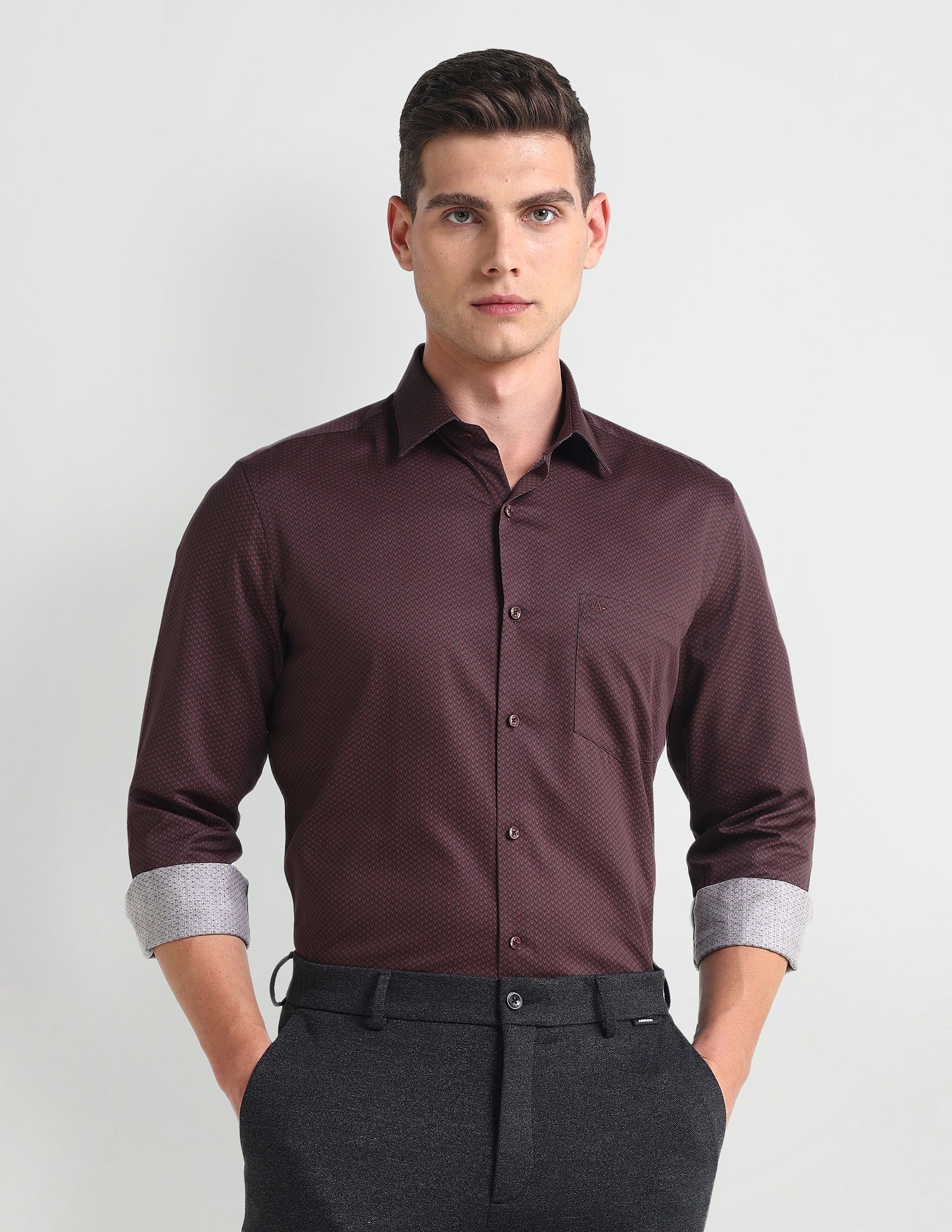 Arrow Cutaway Collar Geometric Print Shirt