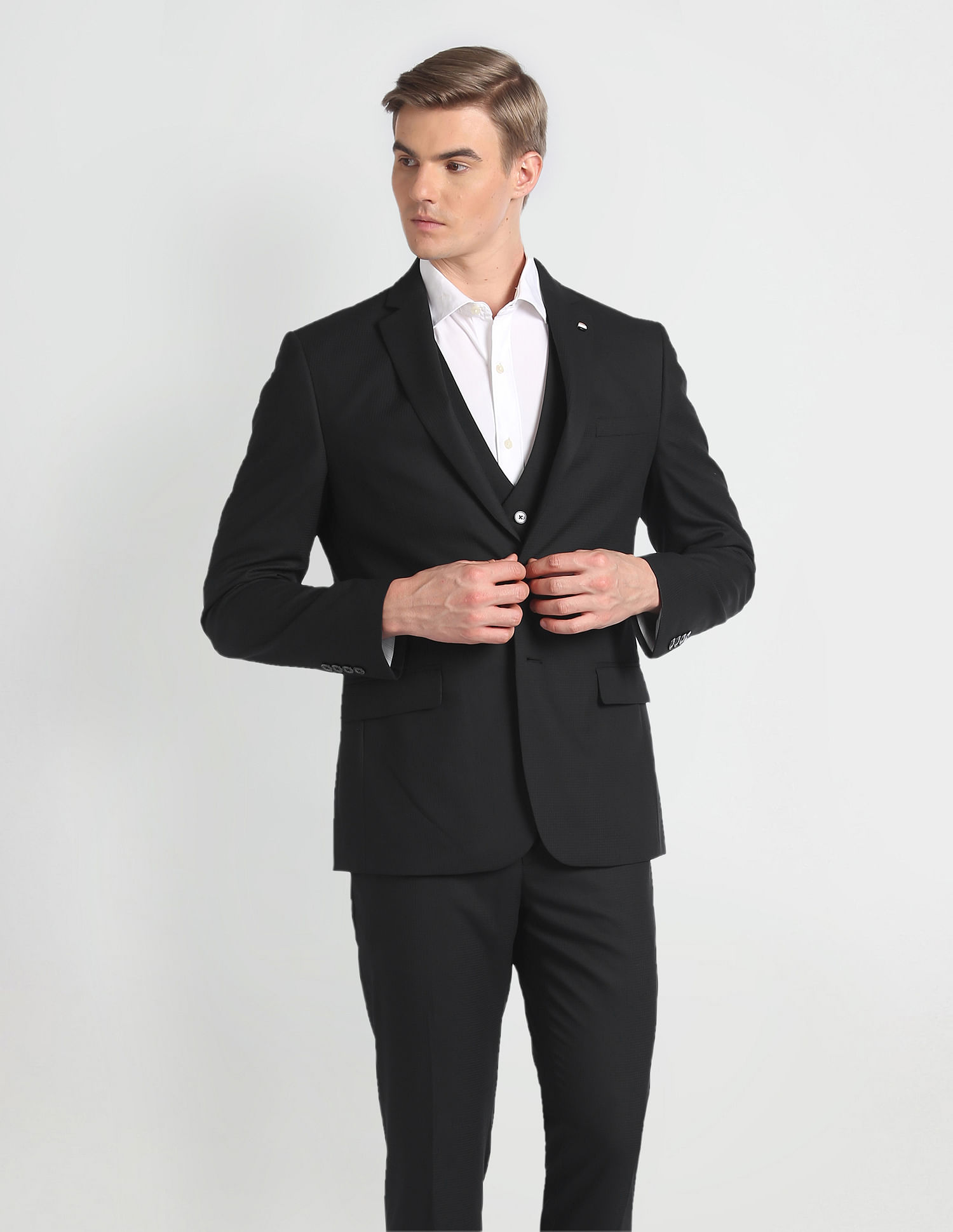 Arrow Tailored Fit Three Piece Suit