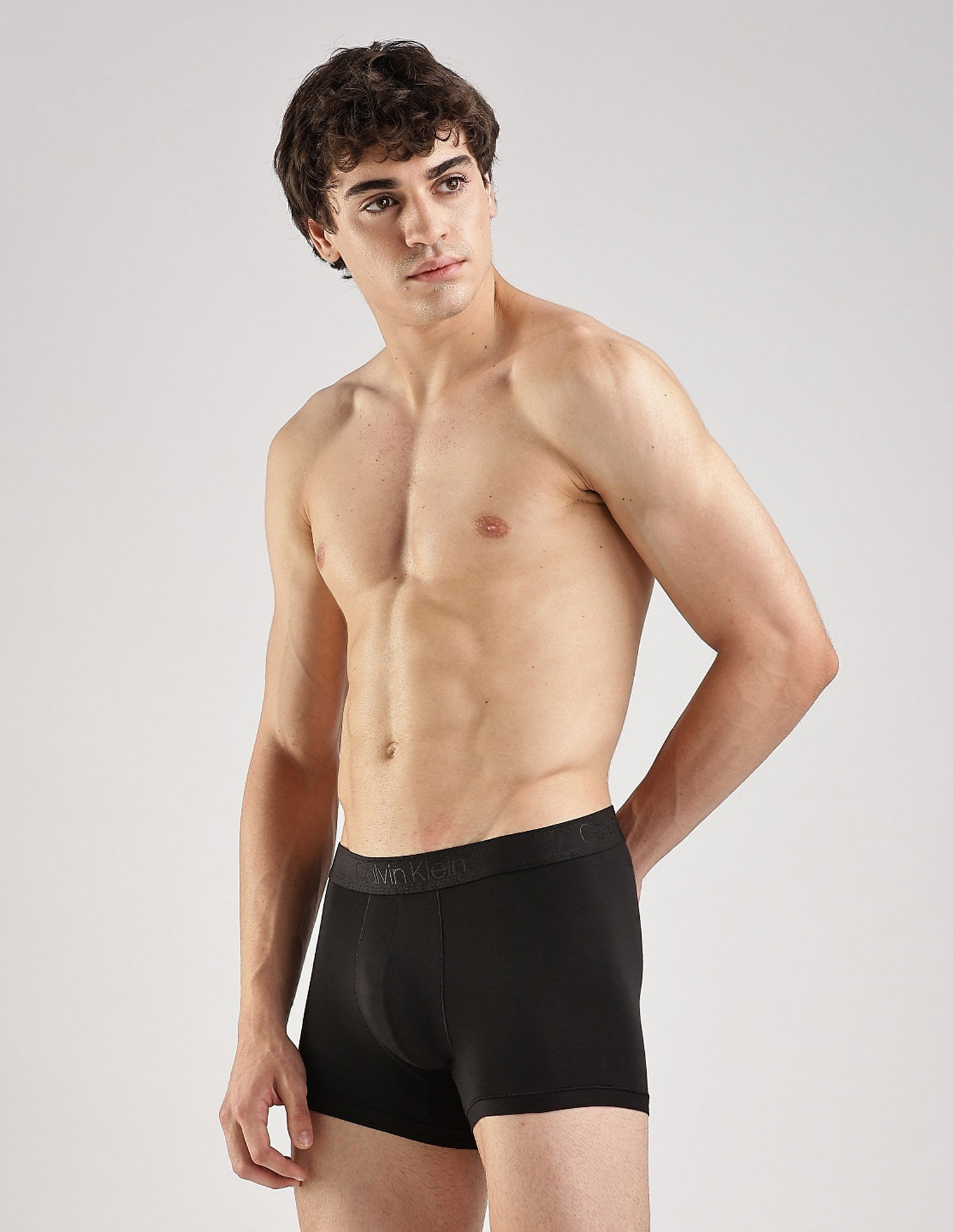 Calvin Klein Underwear Black Solid Mid Rise Trunk