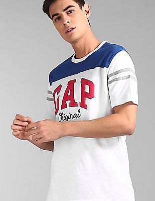 Buy Gap Men Men White Colour Block Logo T Shirt Nnnow Com