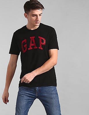 gap black t shirt